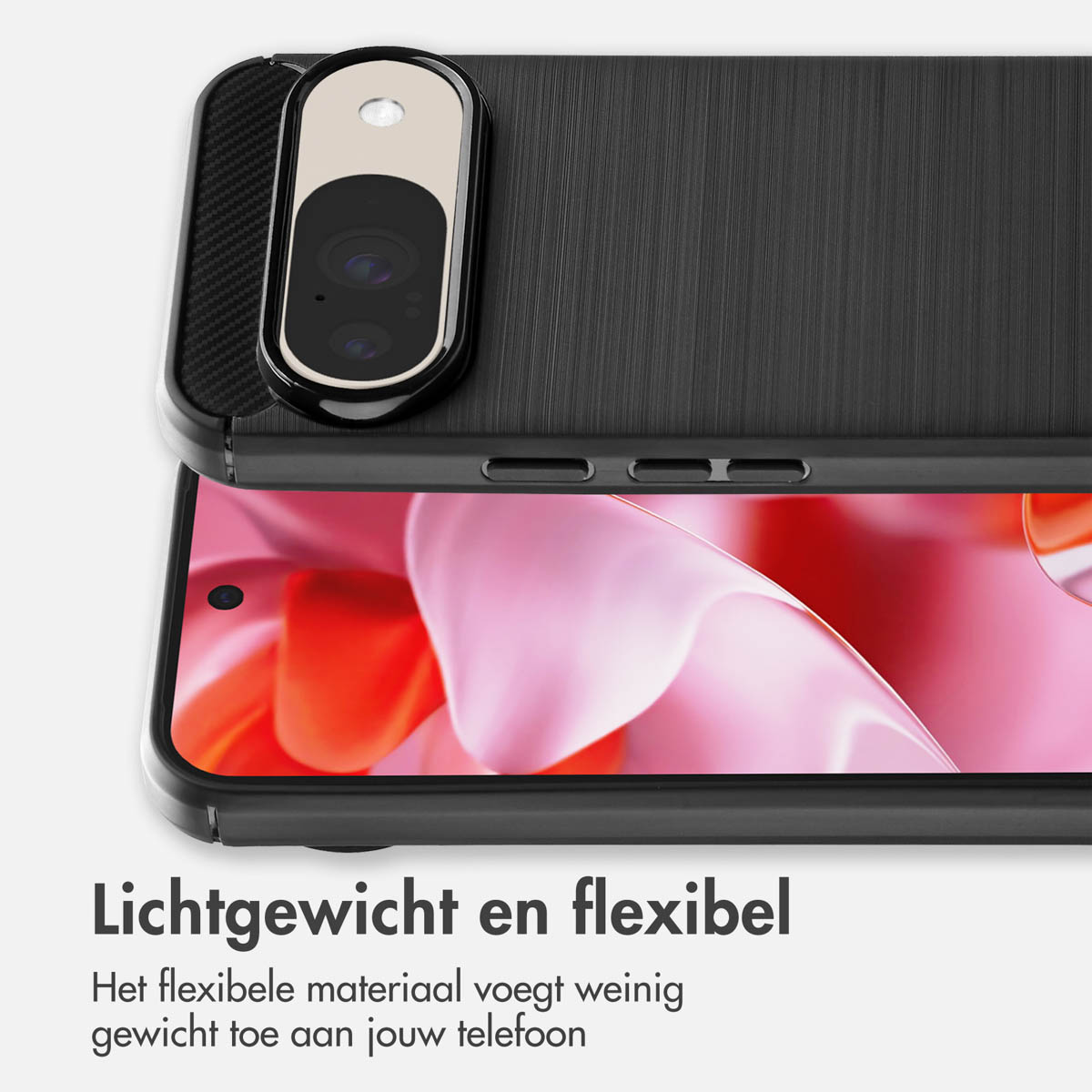 Primo piano di un telefono con custodia nera. Il telefono mostra un'immagine astratta rosa e rossa sullo schermo. Il testo sottostante dice 'Leggero e flessibile'.