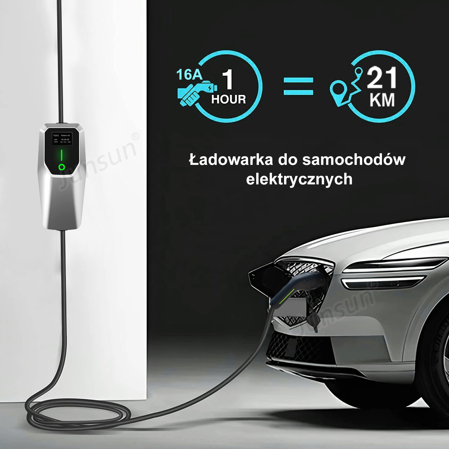 Samochód elektryczny się ładuje. Stacja ładowania jest podłączona do samochodu. Wyświetlacze pokazują 16A, 1 godzina = 21 KM.