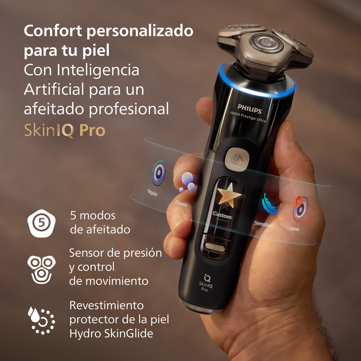 Czarna golarka Philips trzymana w dłoni. Funkcje obejmują SkinIQ Pro, 5 trybów golenia, czujnik nacisku i Hydro SkinGlide. Tekst po hiszpańsku.