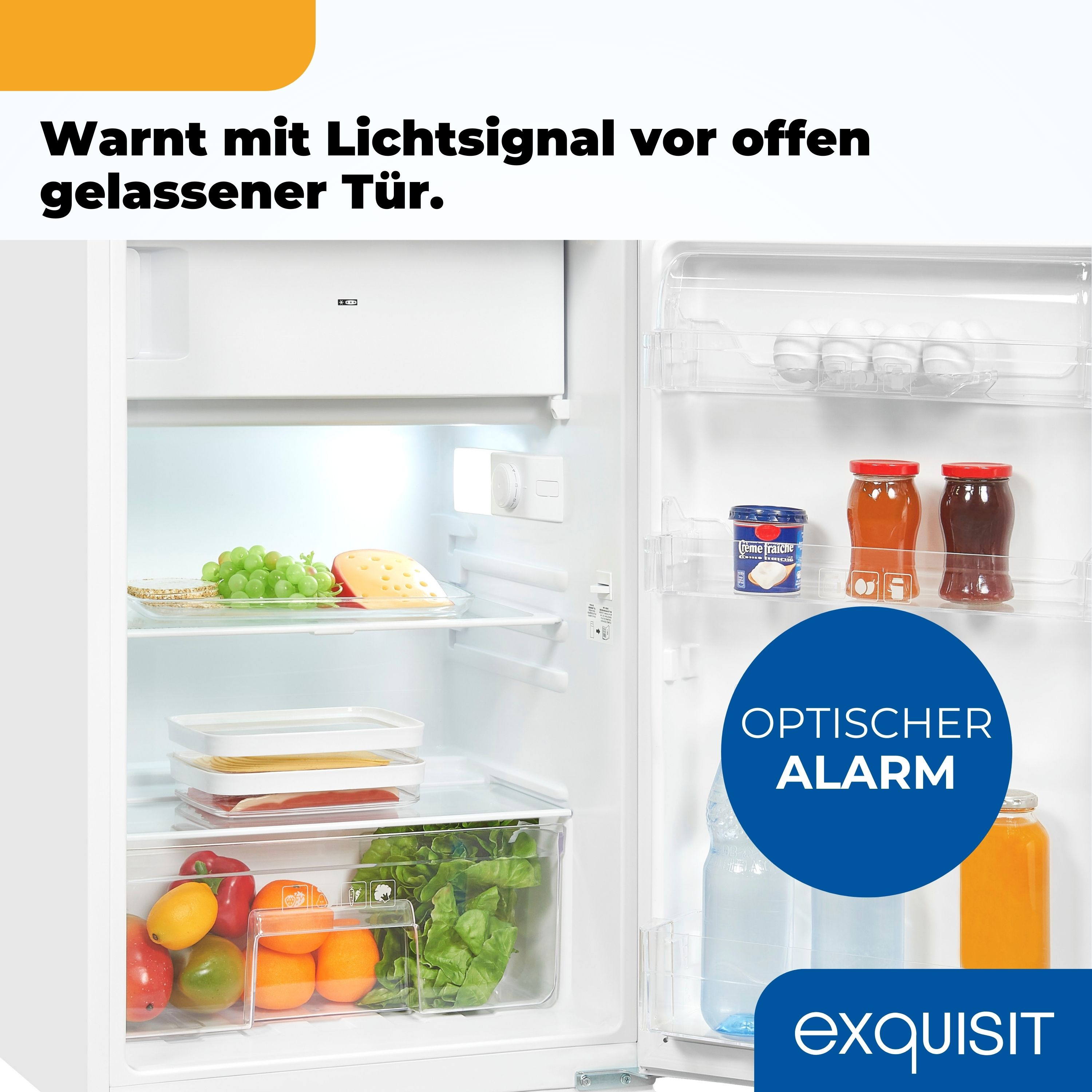 Offener Kühlschrank mit Lebensmitteln. Ein blauer Kreis mit dem Text 'OPTISCHER ALARM' und einem Markennamen.