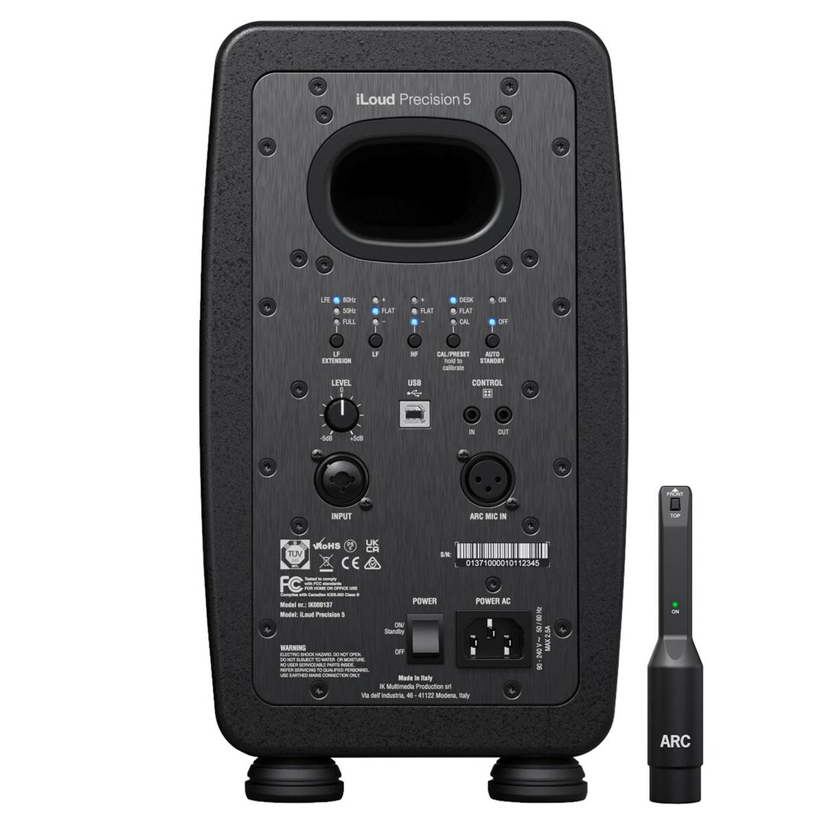 Retro altoparlante nero con controlli, un piccolo microfono a destra. iLoud Precision 5 è il nome del modello.
