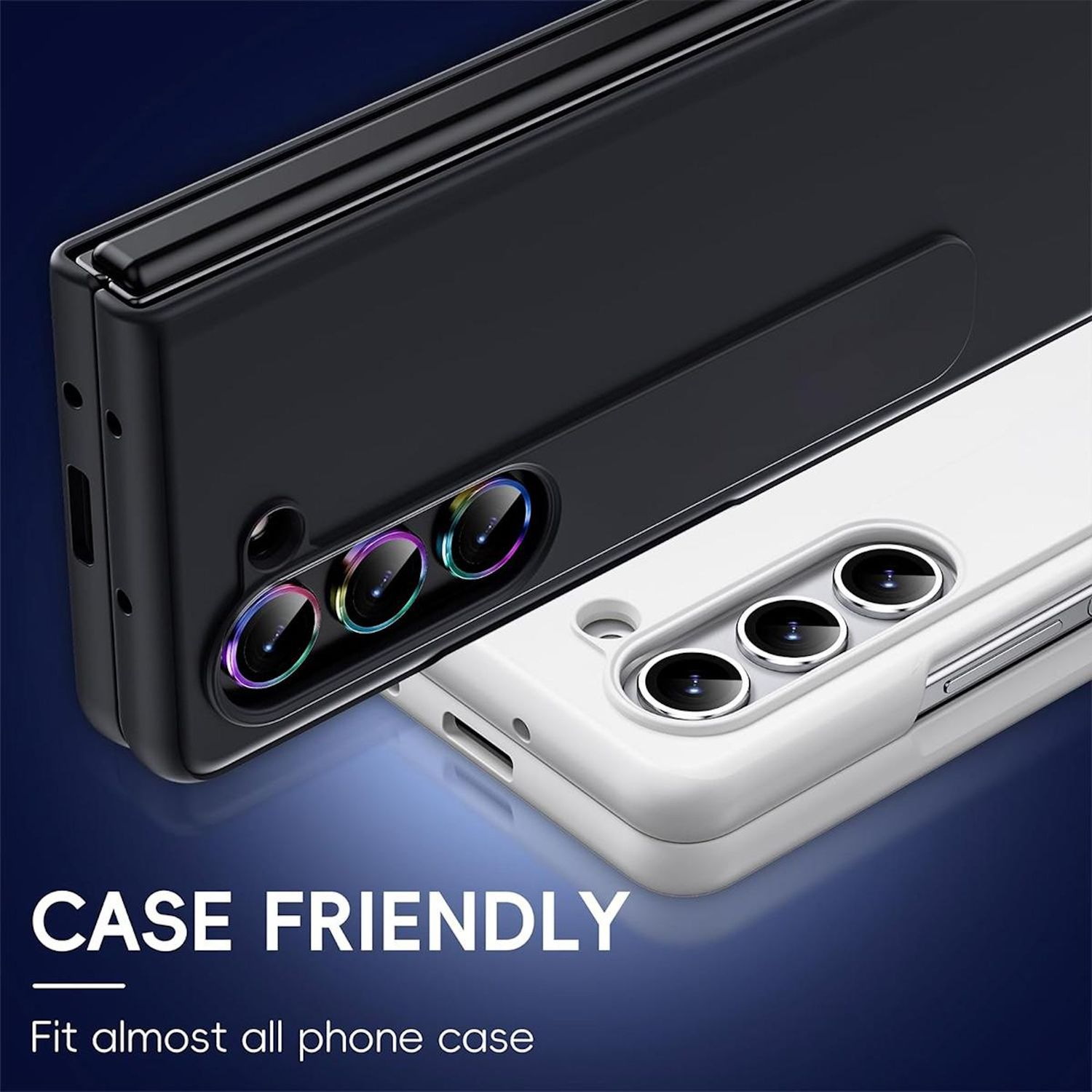 Custodie per telefono nere e bianche. La nera sopra, la bianca sotto. Entrambe hanno lenti. Testo: 'Case Friendly'.