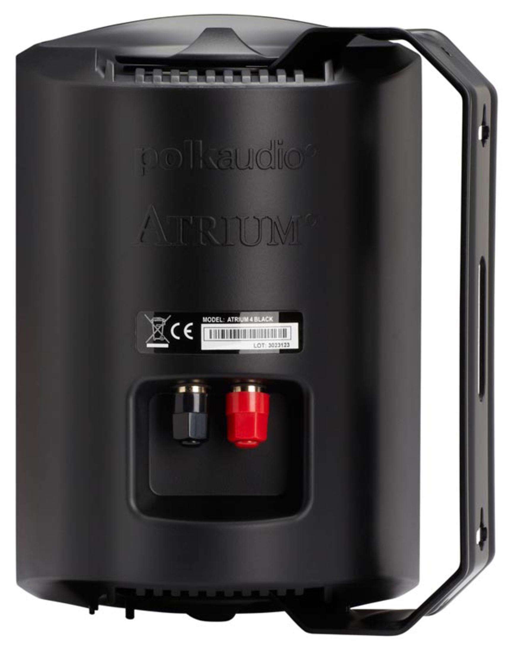 Schwarzer Polk Audio Atrium Lautsprecher mit 'Atrium'-Logo. Hat schwarze und rote Anschlüsse. Enthält eine Halterung.