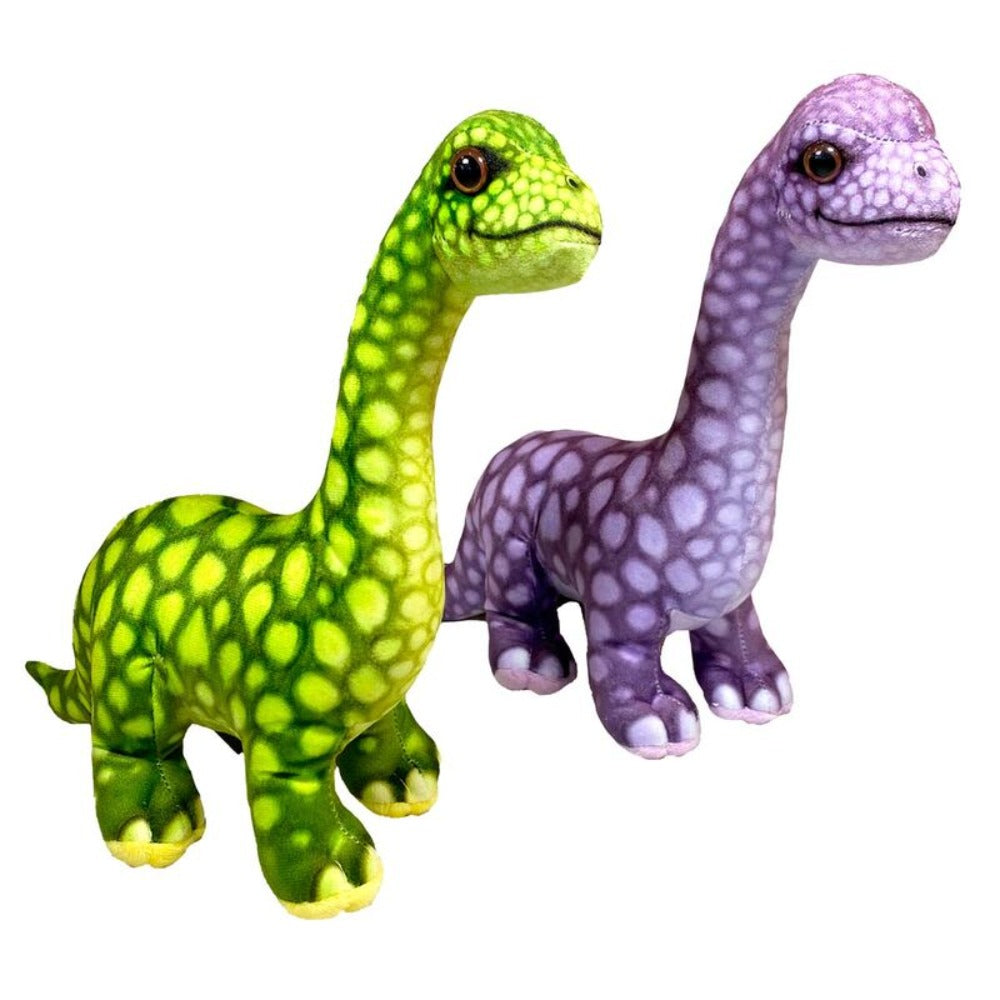 Zwei Plüsch-Dinosaurier-Spielzeuge. Einer ist grün mit gelben Punkten, der andere lila mit weißen Punkten. Weißer Hintergrund.