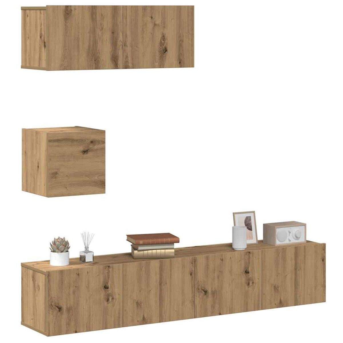 Holzmöbelset: Hängeschrank, Kubusschrank und langer Schrank mit Deko und Büchern. Helle Holzfarbe.