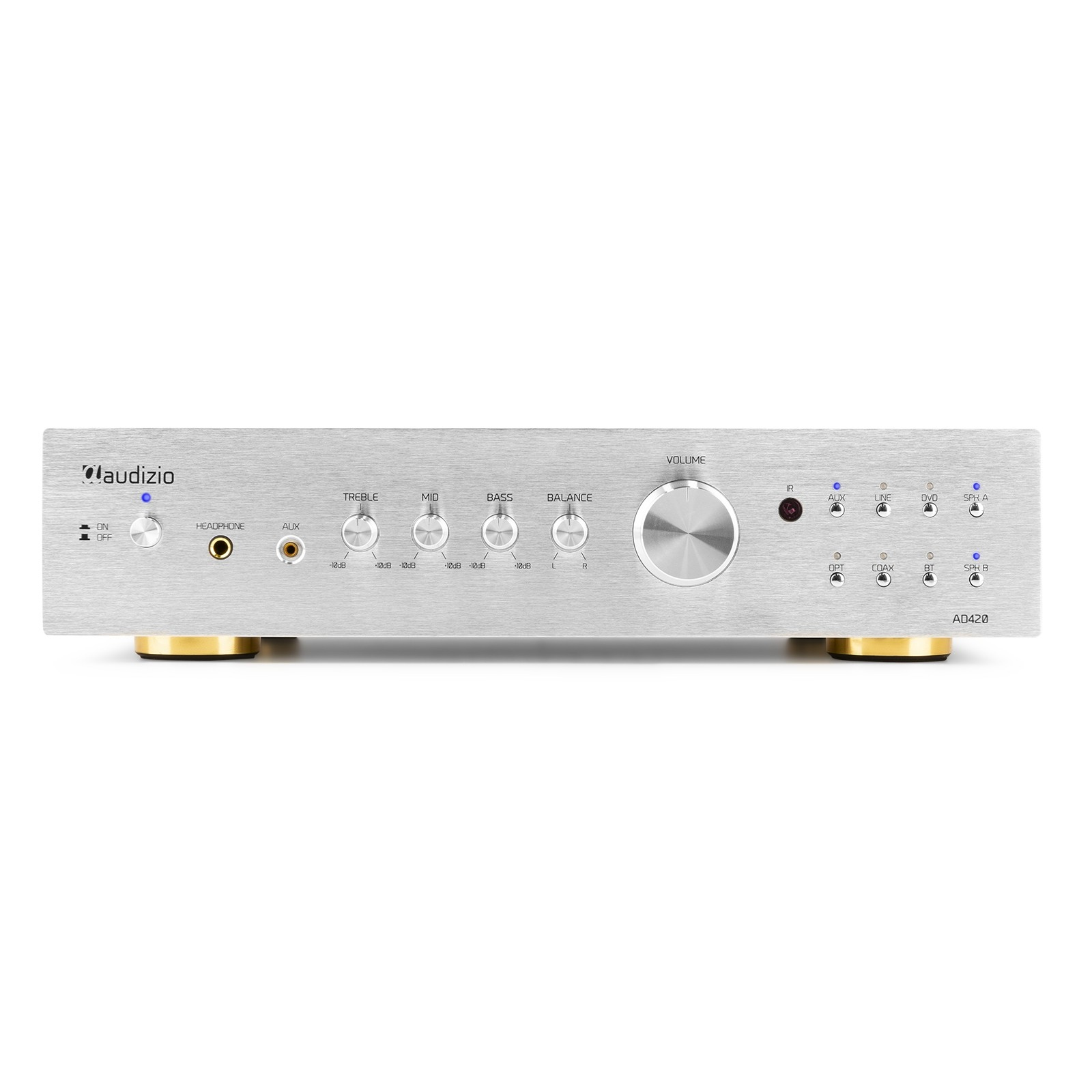 Amplificador de audio plateado con perillas, botones y un dial de volumen. Patas doradas. La marca es audizio.