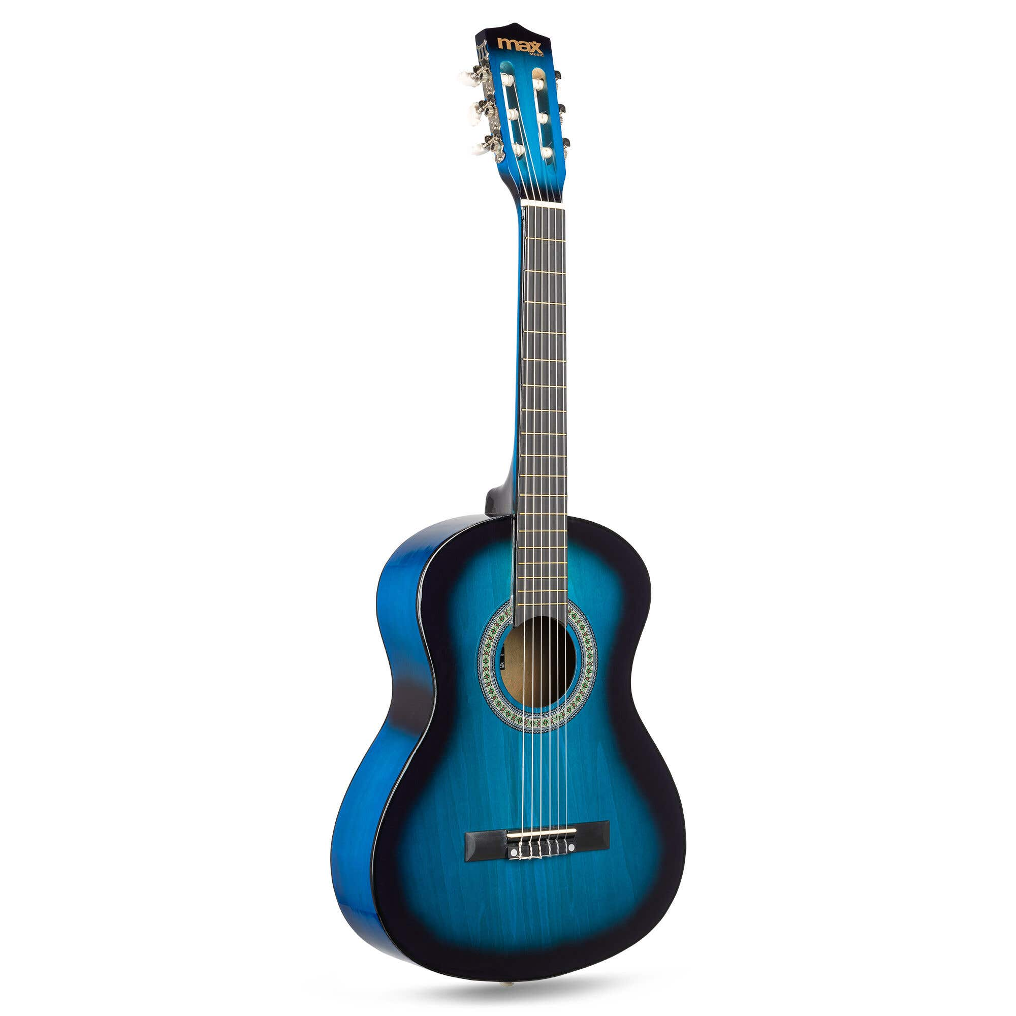 Guitarra acústica, cuerpo azul con bordes negros, cuerdas blancas y mástil de madera. La guitarra está sobre un fondo blanco.