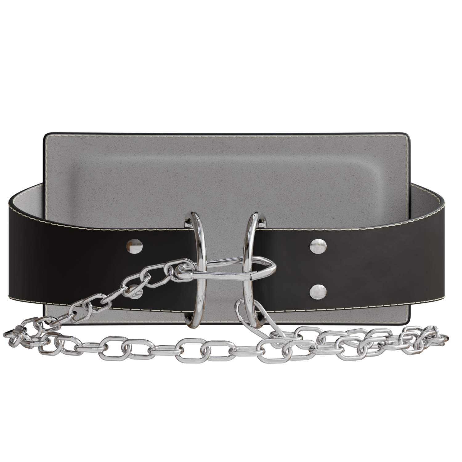 Een zwarte leren riem met zilveren ketting en metalen ringen, die een rechthoekig grijs object met witte stiksels omsluit.