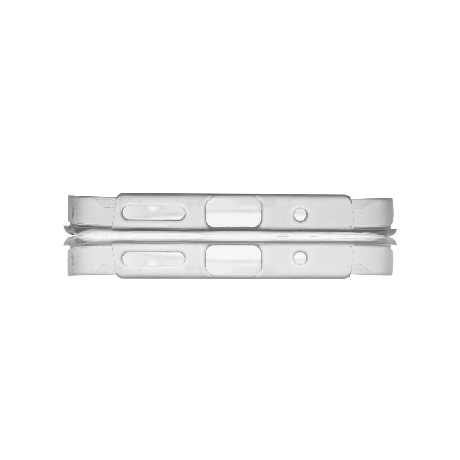 Dos mitades transparentes de funda de teléfono apiladas. Cada mitad tiene aberturas y un agujero circular, sobre un fondo blanco.
