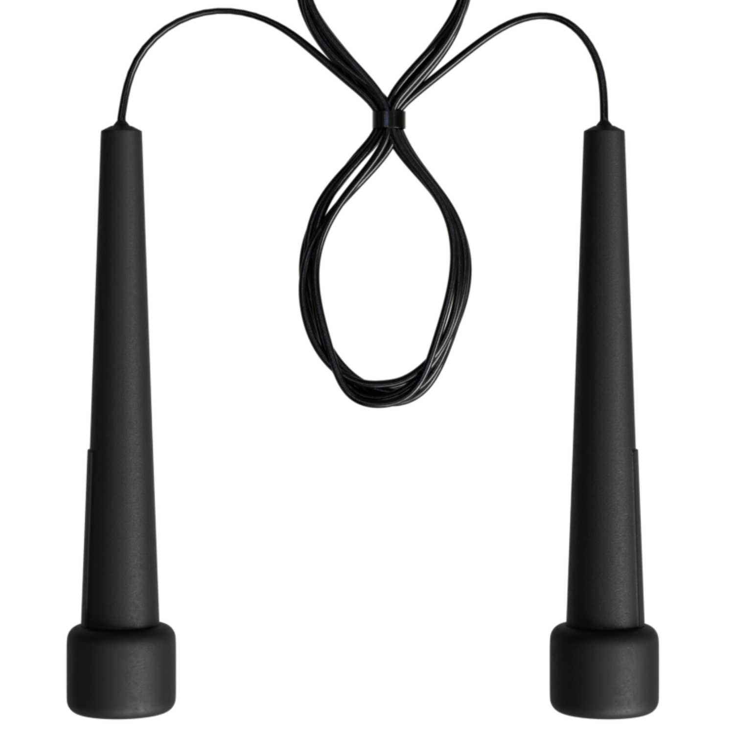 Une corde à sauter noire sur fond blanc. La corde a deux poignées et un câble fin.