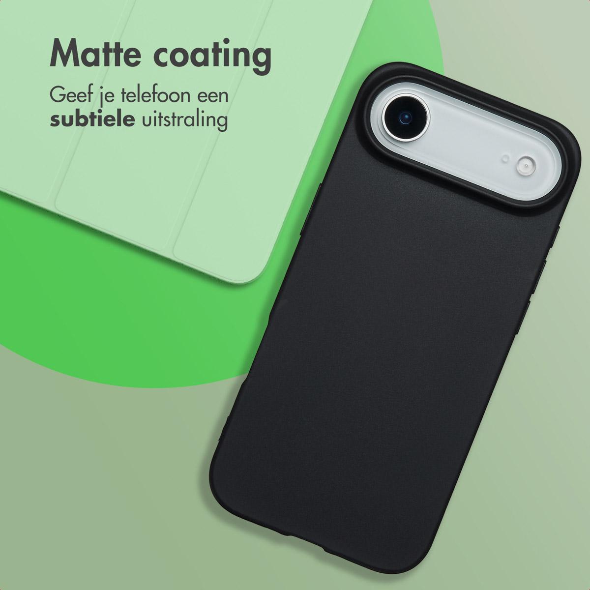 Un étui de téléphone noir avec appareil photo et une couverture vert clair sur un fond vert clair avec le texte "Revêtement mat".