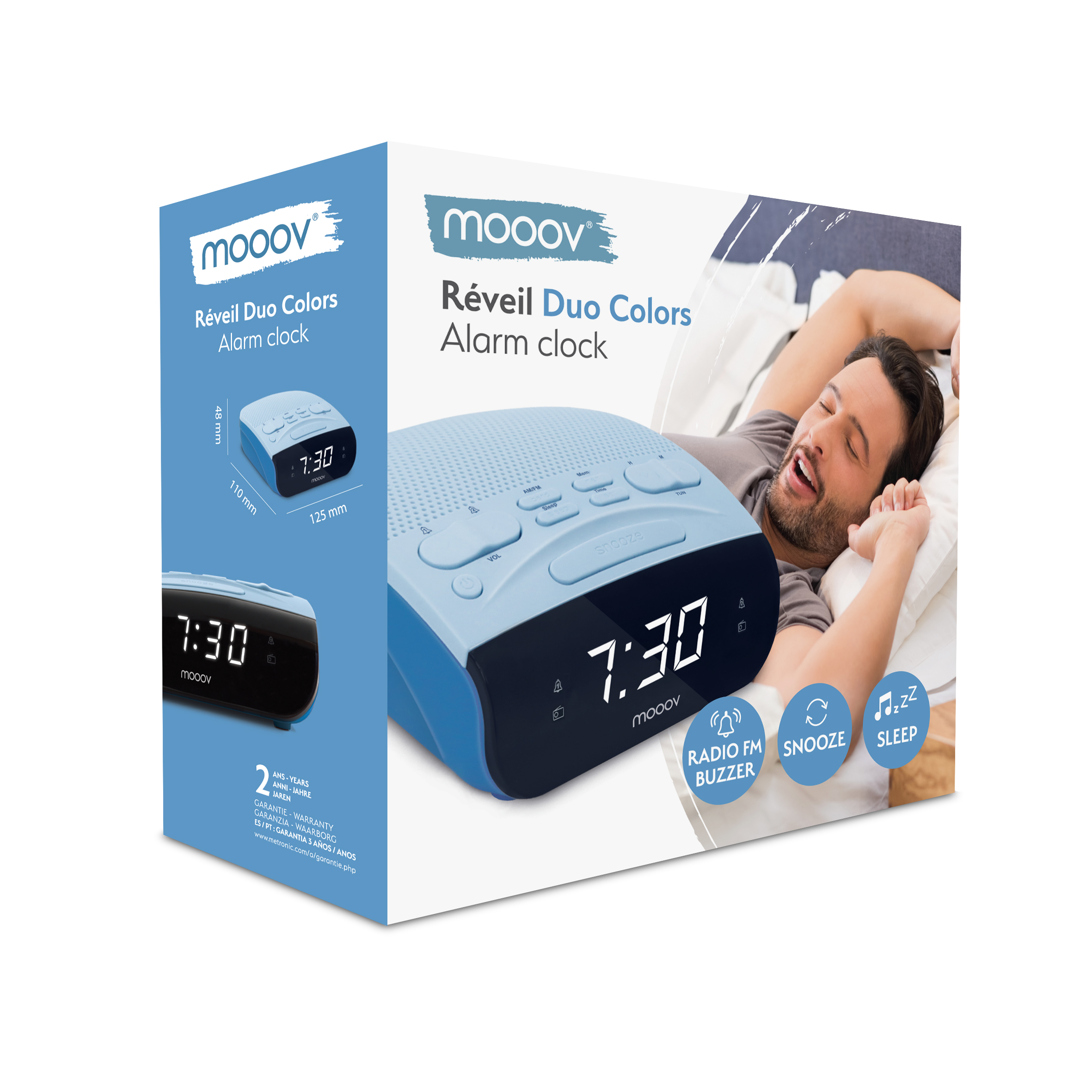 Una caja de despertador con un reloj azul que muestra las 7:30 y un hombre durmiendo en la cama.