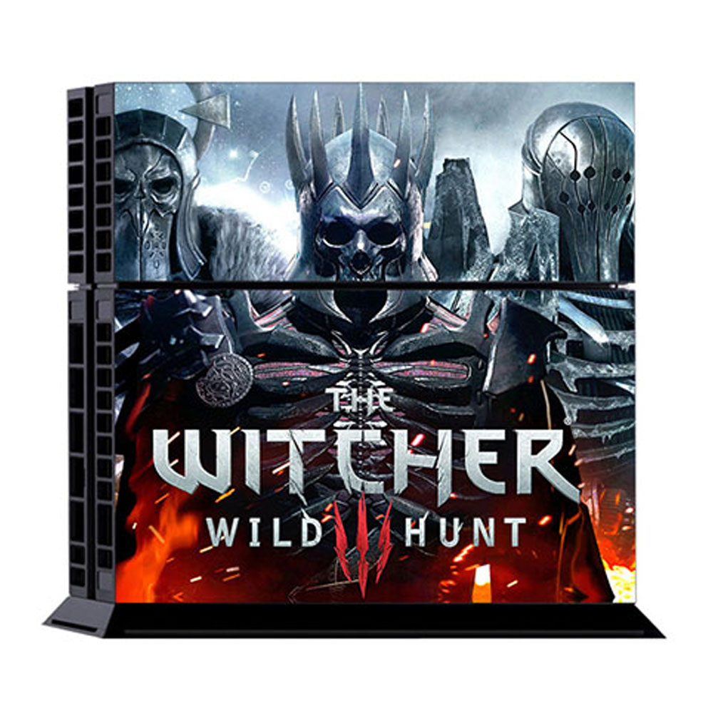 Ein PS4-Skin mit Witcher Wild Hunt-Kunst. Es zeigt eine schädelgesichtige Figur, Feuer und den Titel des Spiels.