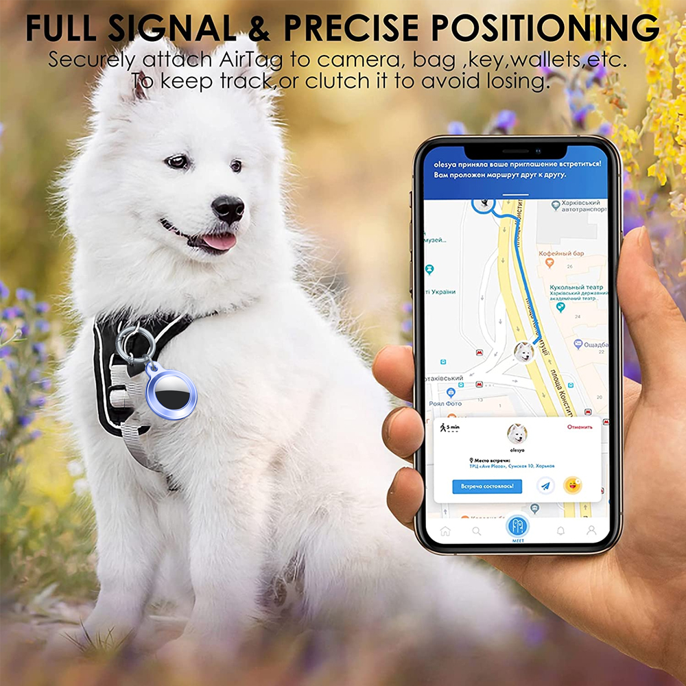 Ein weißer Hund mit Tracker am Geschirr, ein Telefon zeigt eine Karte. Text sagt: 'Volles Signal und präzise Positionierung'.