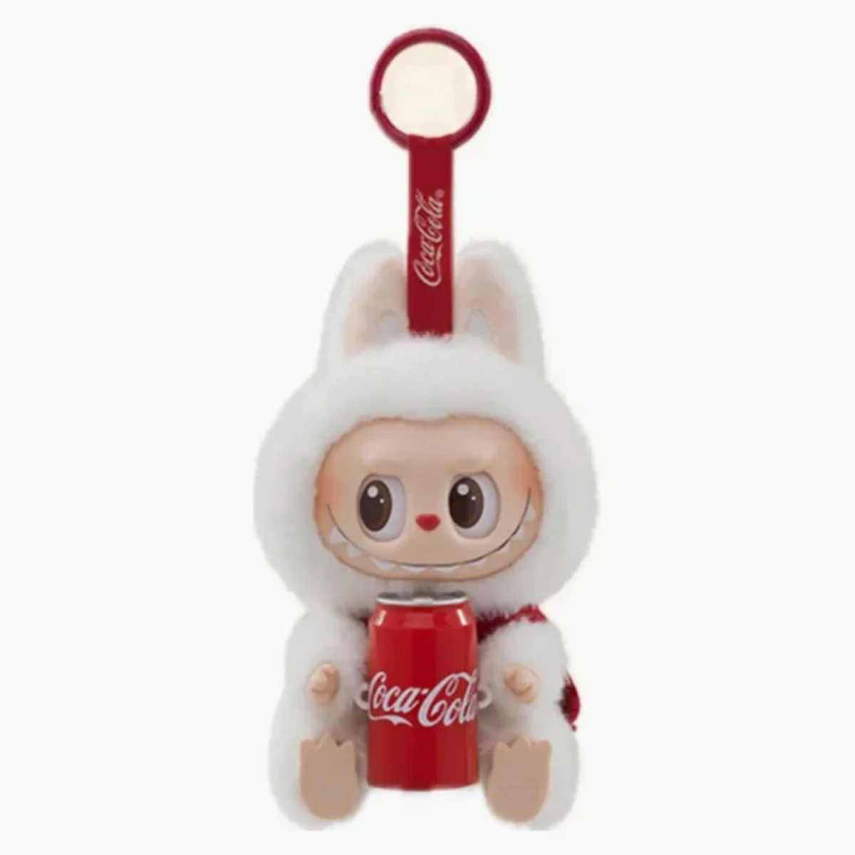 Eine weiße Hasenfigur mit einer roten Coca-Cola-Dose. Sie hat ein rotes Licht und ein Coca-Cola-Logo. Die Figur ist vor weißem Hintergrund.