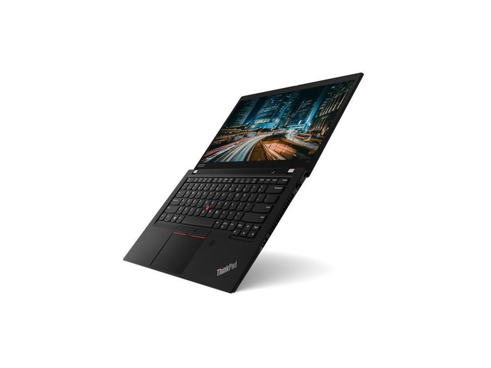 Schwarzer Laptop auf weißem Hintergrund. Bildschirm zeigt Stadtlichter. ThinkPad-Logo sichtbar.