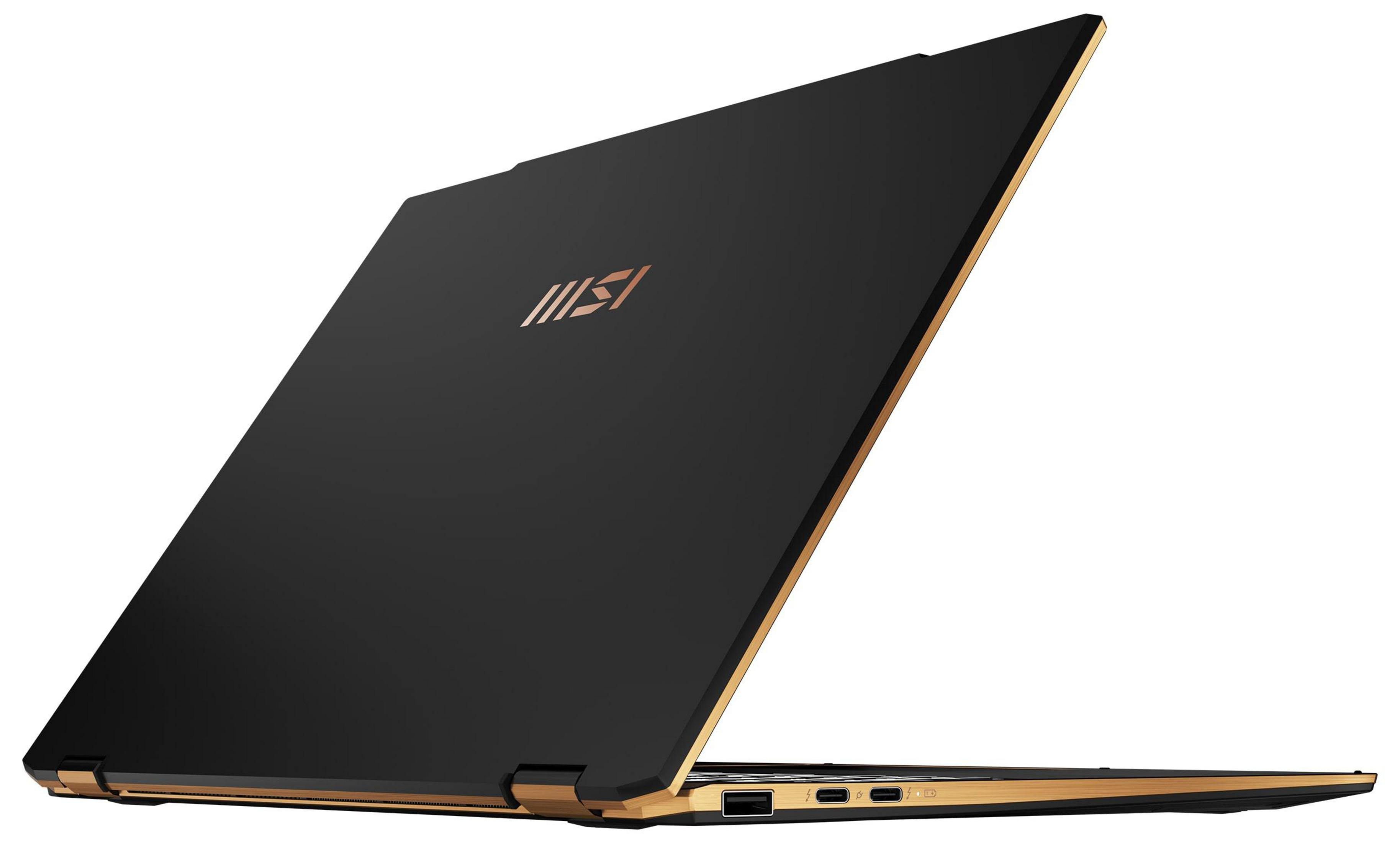 Schwarzer Laptop mit goldenen Rändern, teilweise geöffnet. Das MSI-Logo ist sichtbar. Der Hintergrund ist weiß.