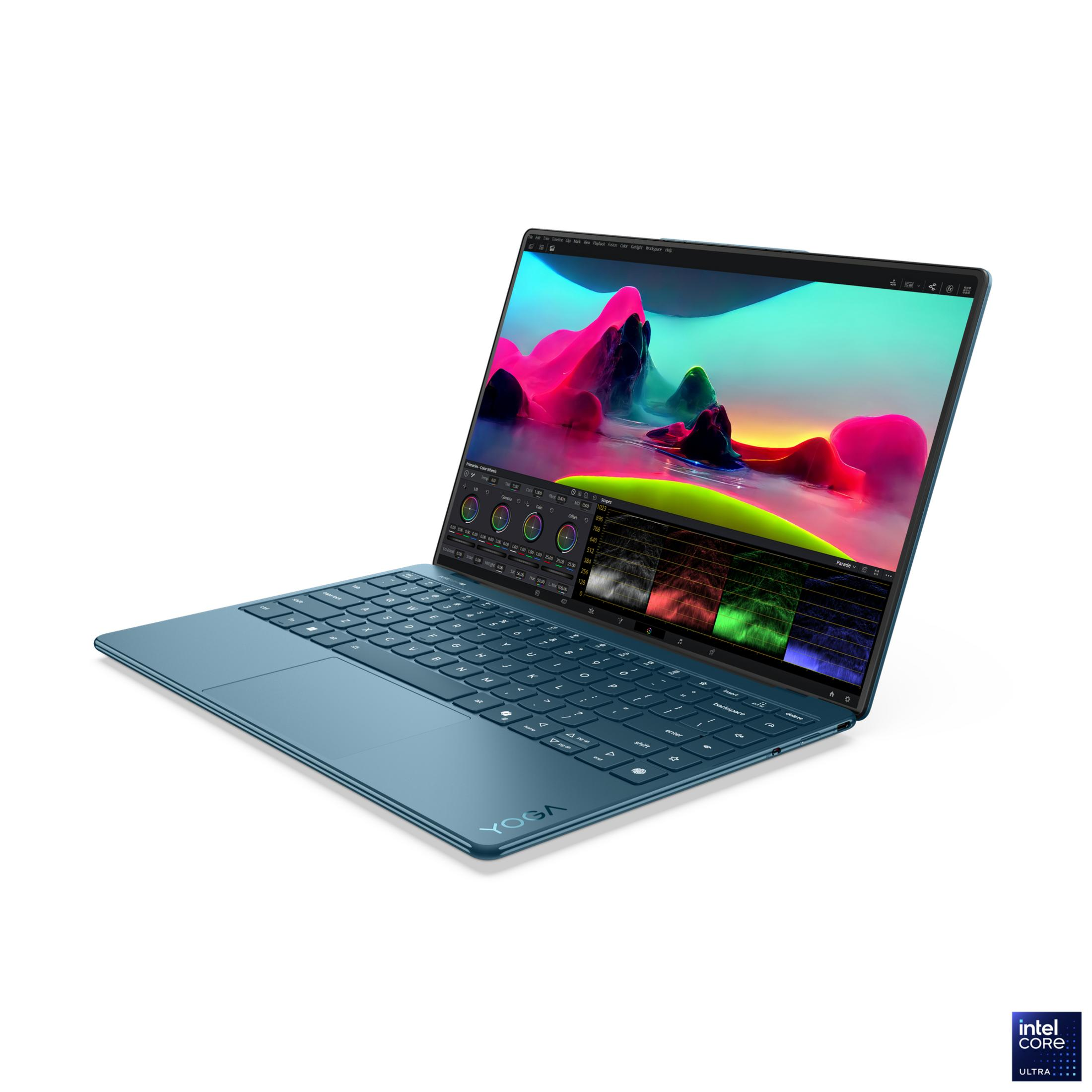 Niebieski laptop z kolorowym ekranem pokazującym oprogramowanie do edycji wideo. Białe tło. Logo Intel Core Ultra.
