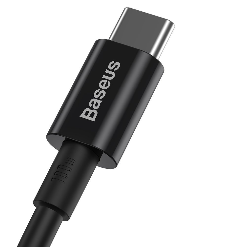 Czarny kabel USB-C Baseus. Kabel ma złącze USB-C na jednym końcu oraz logo Baseus i nadruk 100W na drugim.