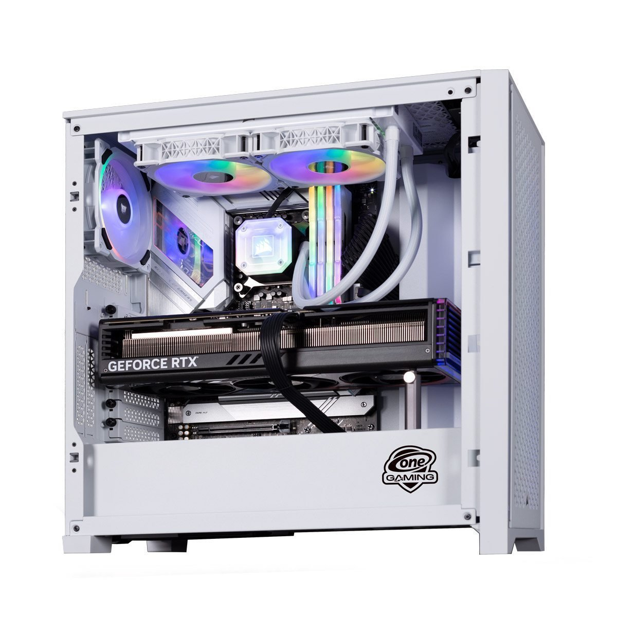 Ein weißes Computergehäuse mit Komponenten im Inneren. Enthält eine Grafikkarte, CPU-Kühler und Lüfter mit RGB-Beleuchtung.