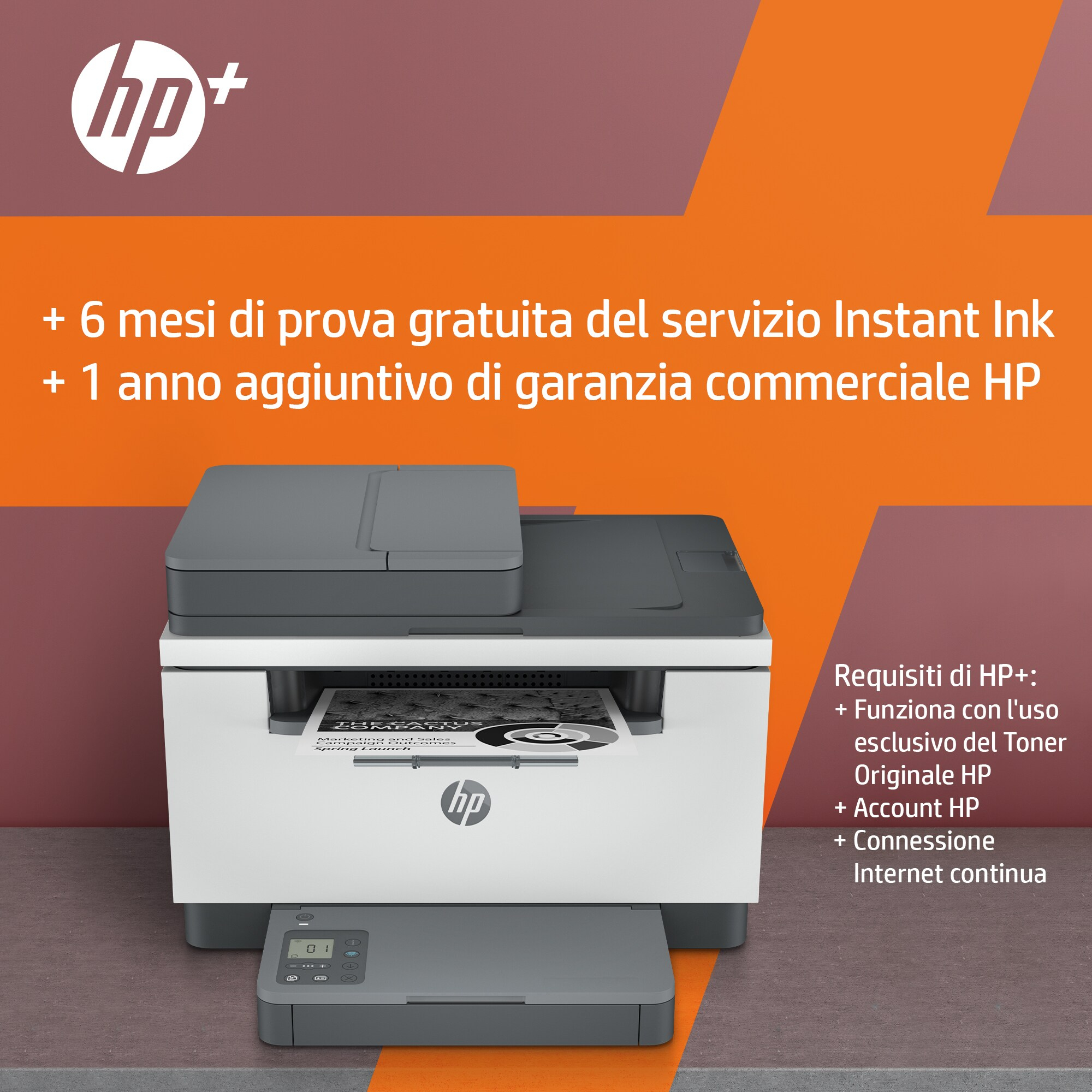 Stampante HP con base grigia. Corpo bianco con coperchio scanner aperto e touchscreen.
