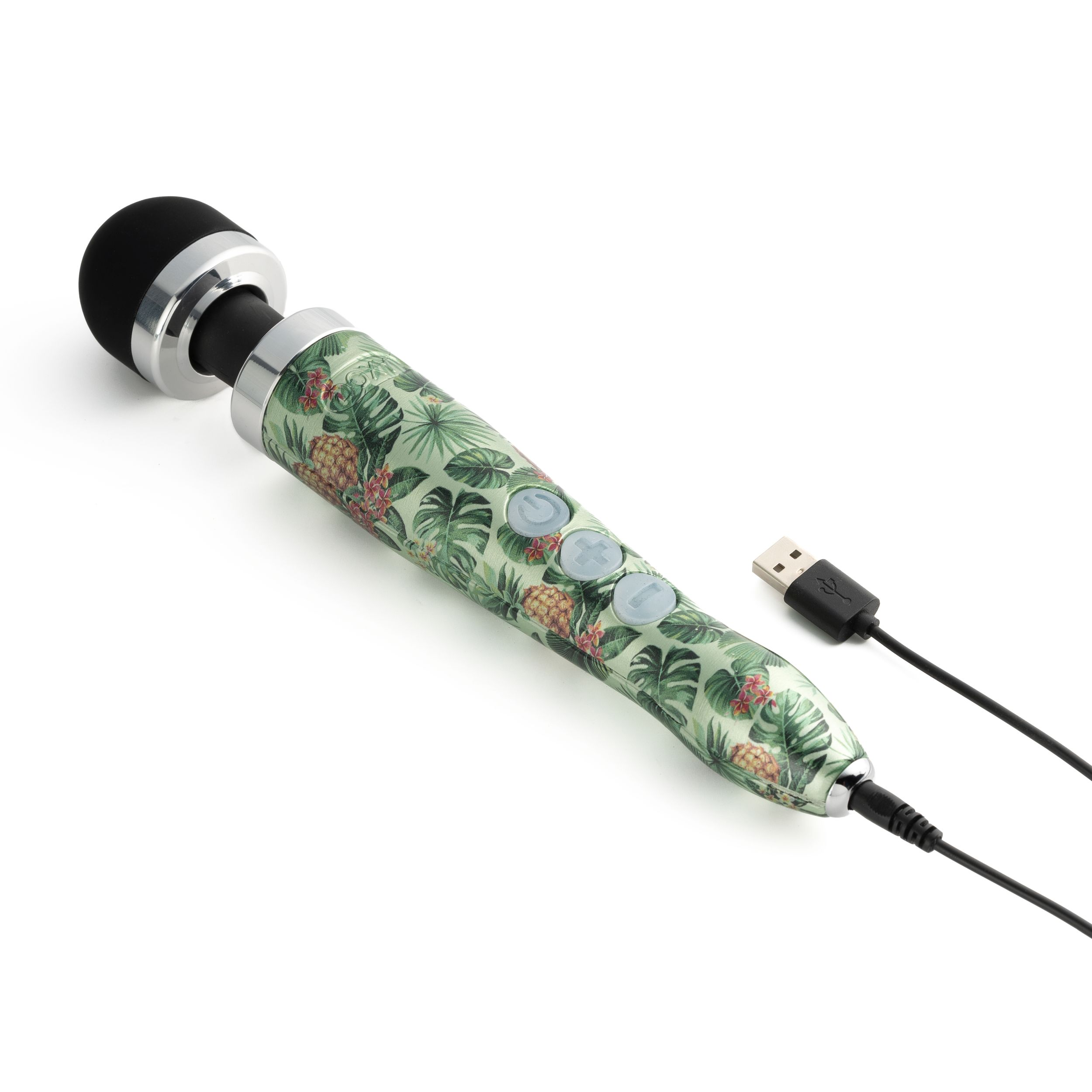 Ein tropisch gemusterter Massagestab mit schwarzem Kopf und silbernen Akzenten, mit einem USB-Kabel.
