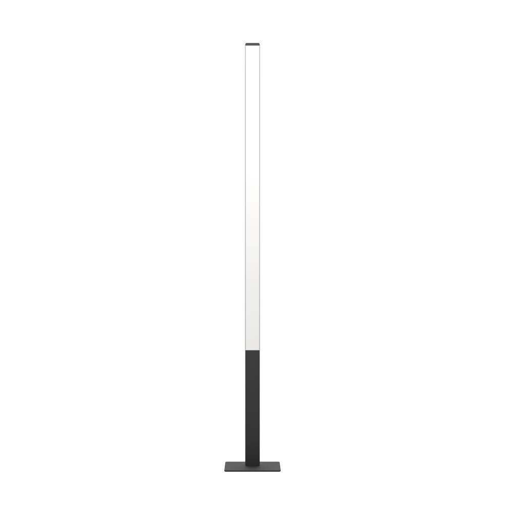 Una lampada da terra alta e minimalista con base nera e un lungo pannello luminoso bianco, isolata sul bianco.