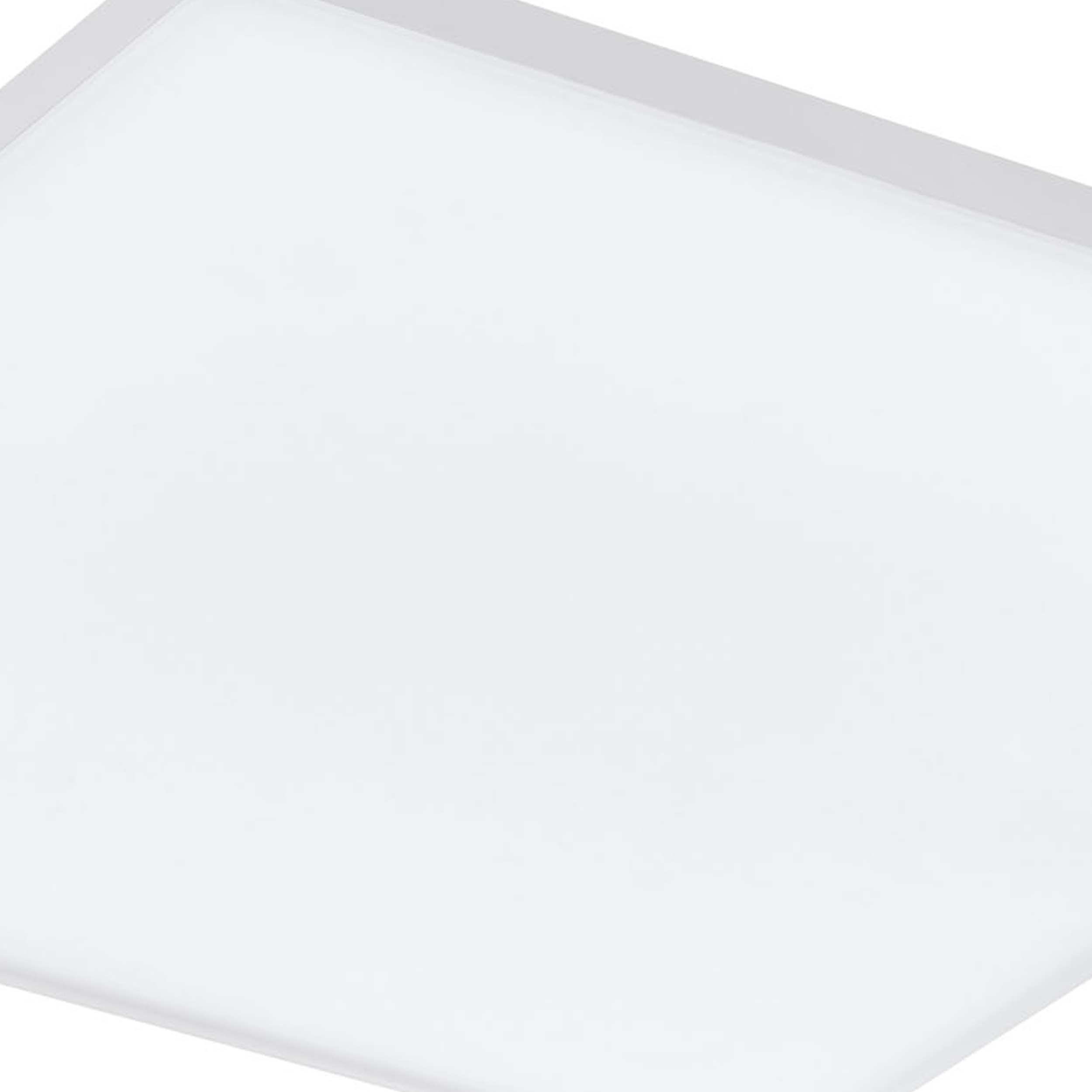 Un primer plano de una lámpara de techo cuadrada y blanca, que muestra su diseño minimalista e iluminación brillante.