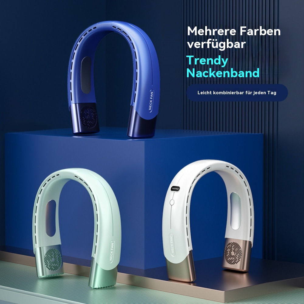 Drei tragbare Nackenventilatoren in den Farben Blau, Weiß und Silber werden auf einer dunkelblauen Oberfläche ausgestellt.