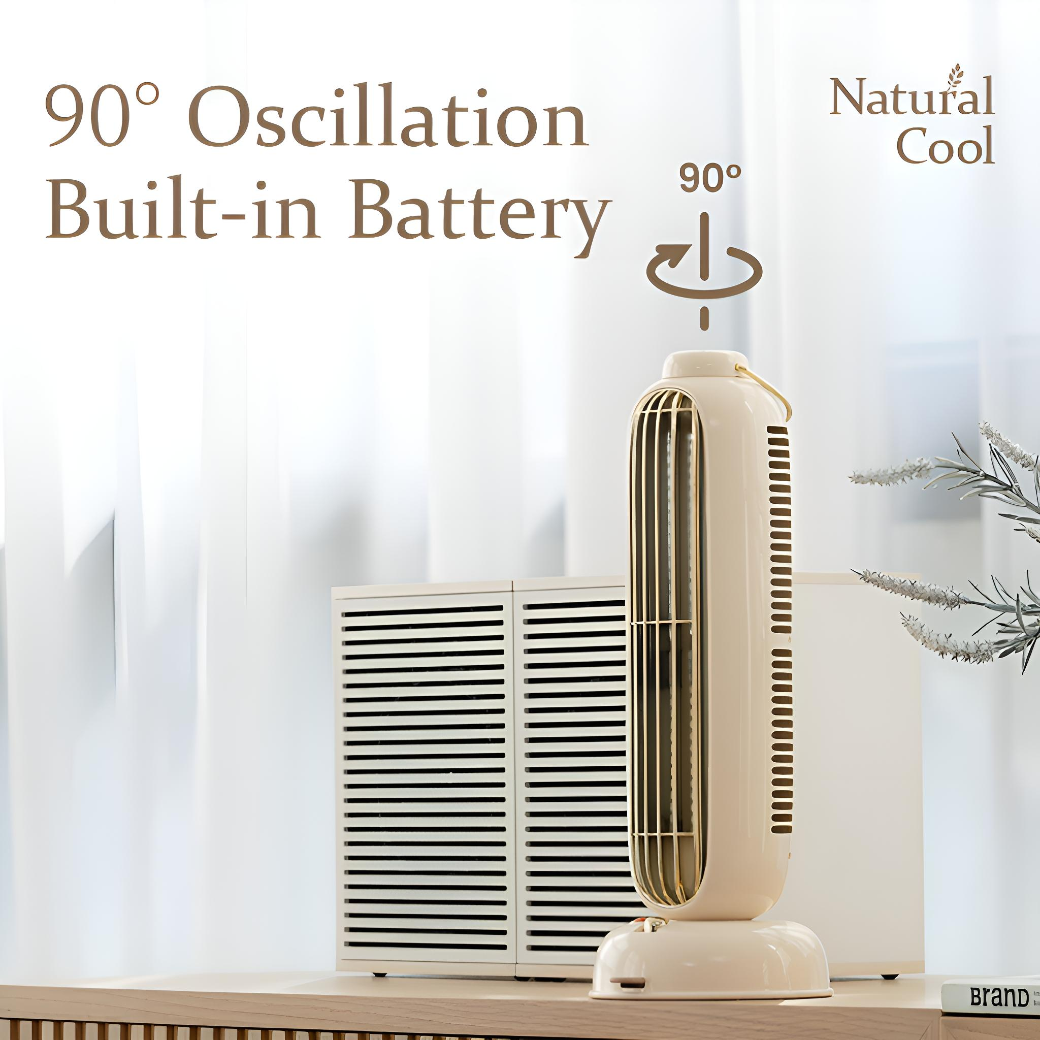 Ein Turmventilator steht auf einer Holzoberfläche in der Nähe eines weißen Schranks und eines Fensters mit weißen Vorhängen.