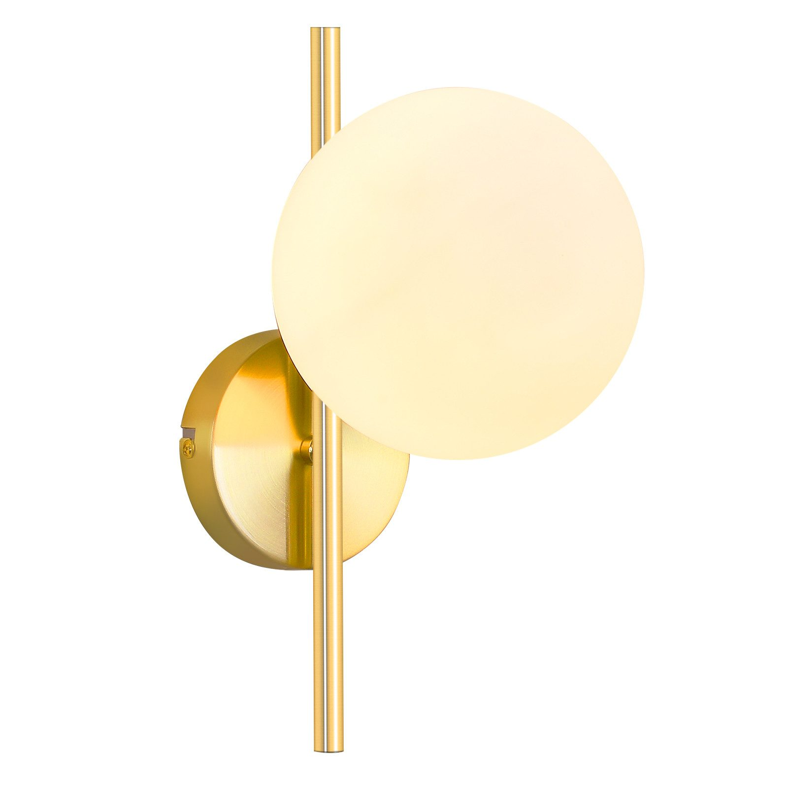 Una lampada da parete dorata con un paralume bianco rotondo e luminoso è centrata su uno sfondo bianco, creando una luce soffusa.