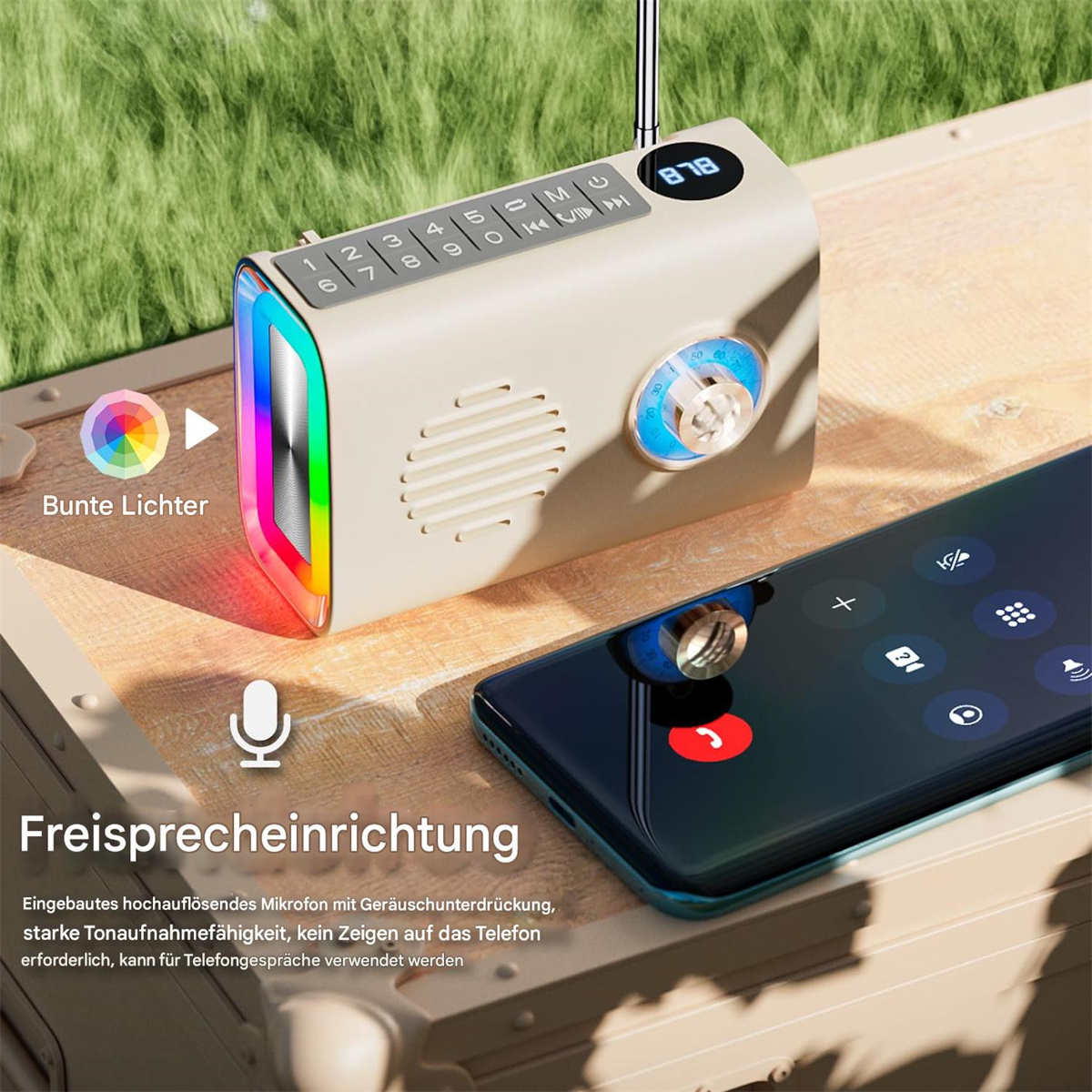 Ein kleines, beiges Radio steht auf einem Tisch neben einem Mobiltelefon.