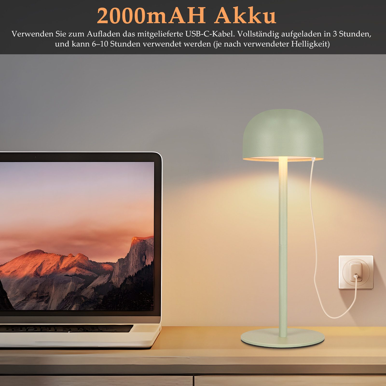 Zielona lampa podłączona do gniazdka ściennego, obok laptopa na drewnianej powierzchni.