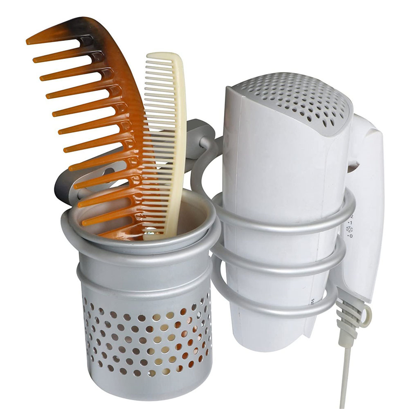 Ein silberner Haartrocknerhalter mit Kämmen und einem Haartrockner vor einem weißen Hintergrund.