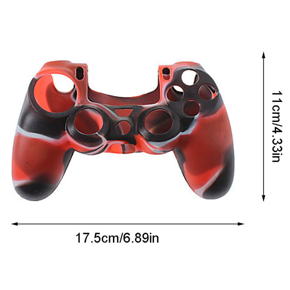 Eine rote, schwarze und weiße Silikonhülle für einen Gamecontroller wird mit Größenangaben vor einem weißen Hintergrund angezeigt.