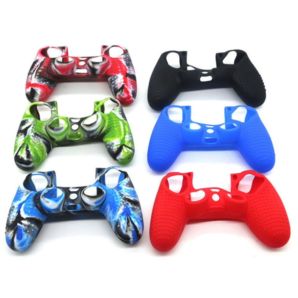 Sechs farbenfrohe Silikon-Skins für PlayStation 4-Controller in Rot, Schwarz, Grün, Blau und Rot.