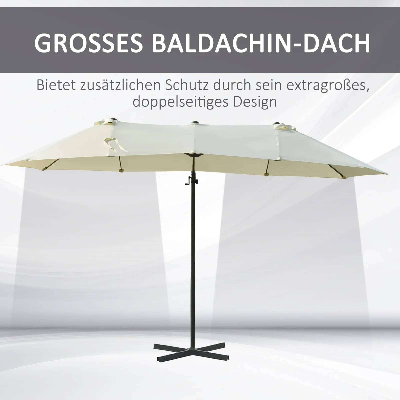 Bild eines großen cremefarbenen Terrassenschirms, der sein doppelseitiges Design für zusätzlichen Schutz hervorhebt.