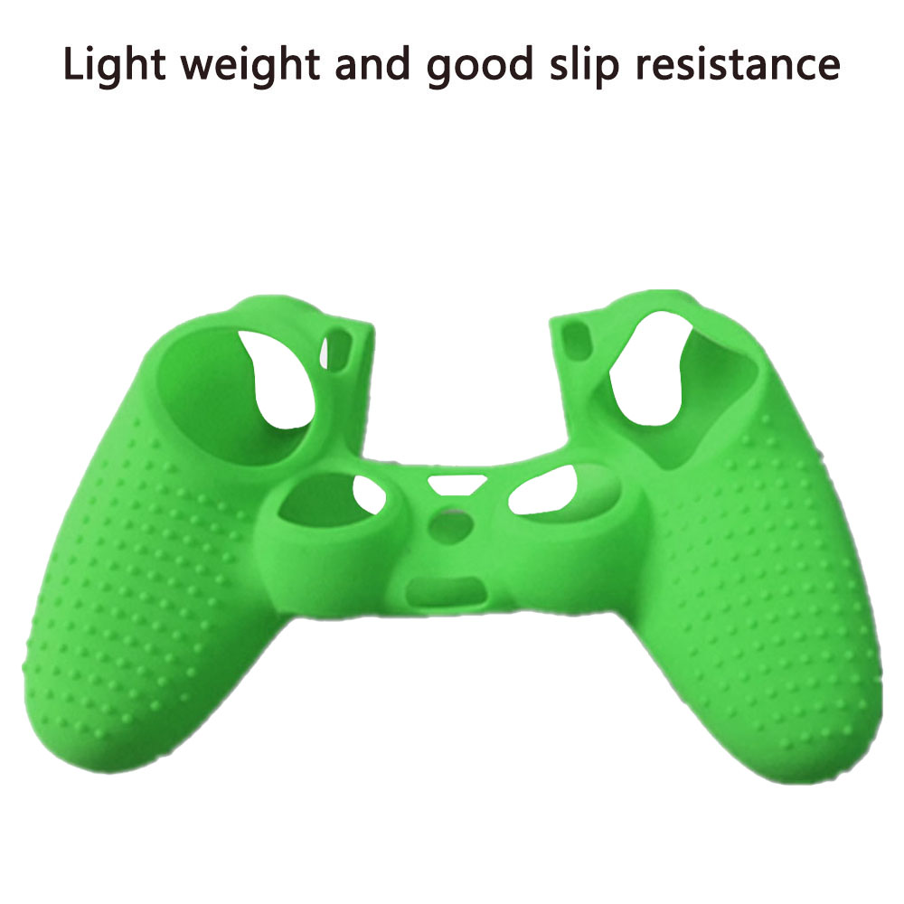 Eine grüne Silikonhülle für einen Gamecontroller, die für einen leichten, rutschfesten Griff entwickelt wurde.