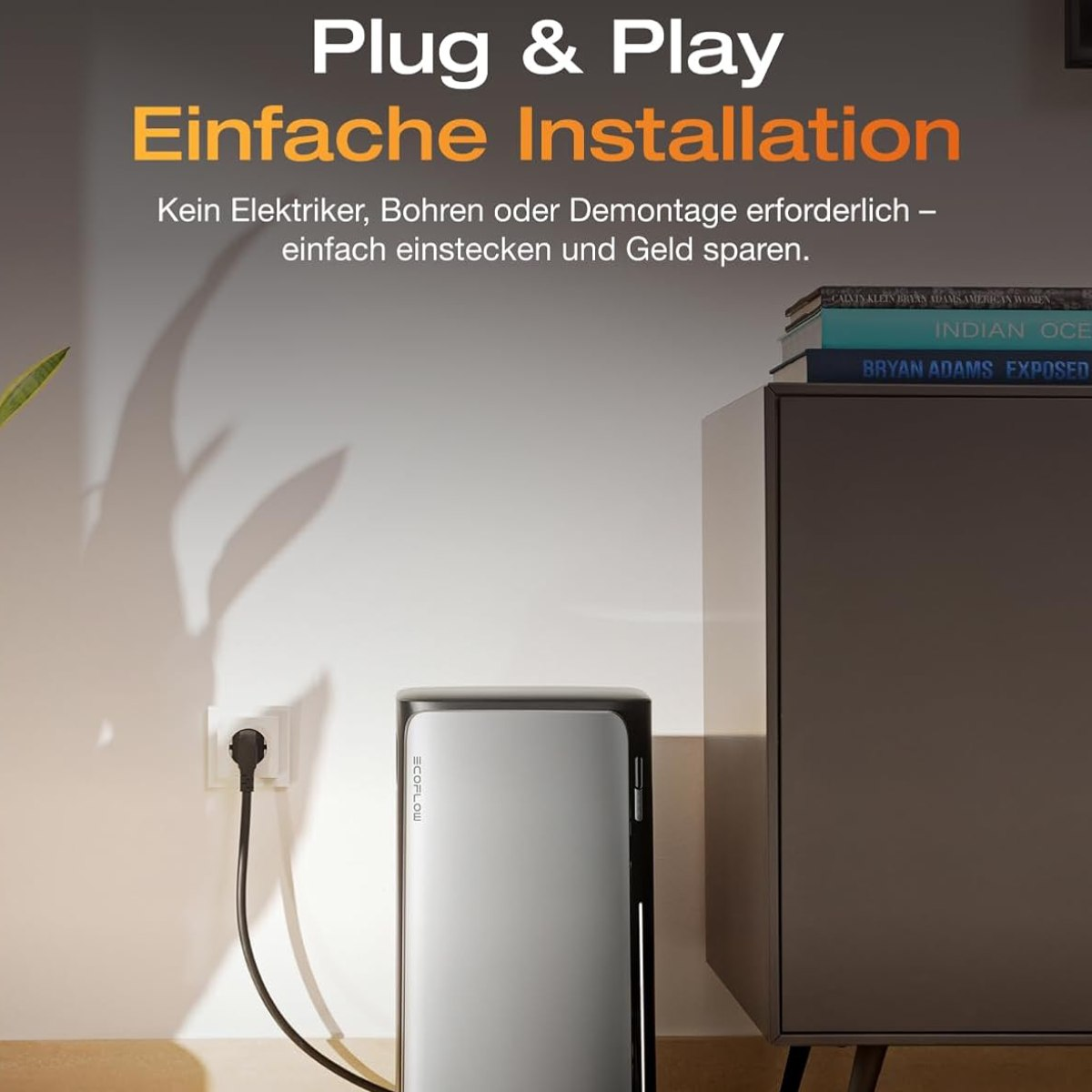 Eine modulare Powerstation, die in einer häuslichen Umgebung in eine Steckdose gesteckt wird, wobei die einfache Installation hervorgehoben wird.