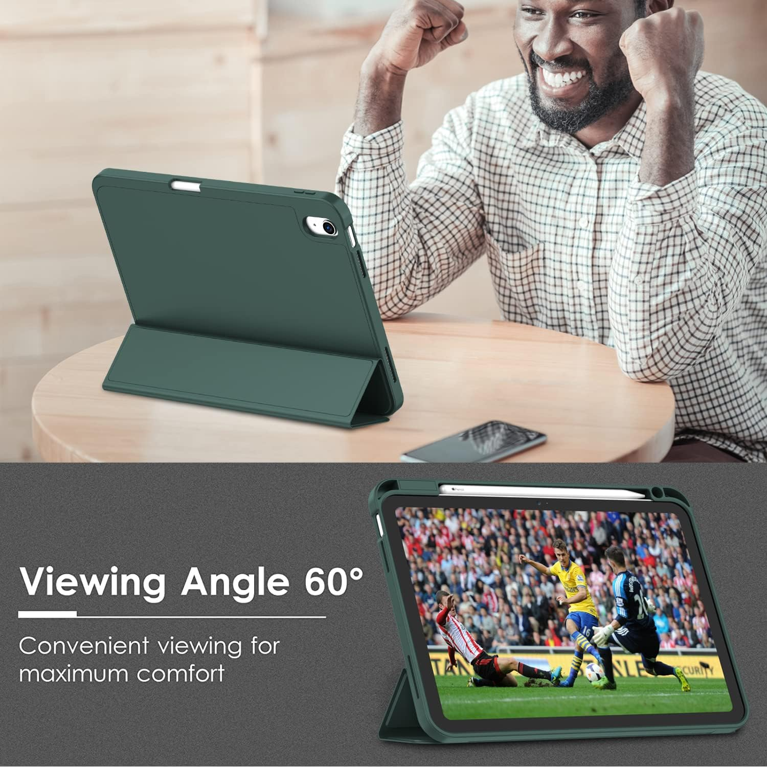 Ein Mann schaut Fußball auf einem grünen iPad-Gehäuse und demonstriert dessen 60°-Betrachtungswinkel.