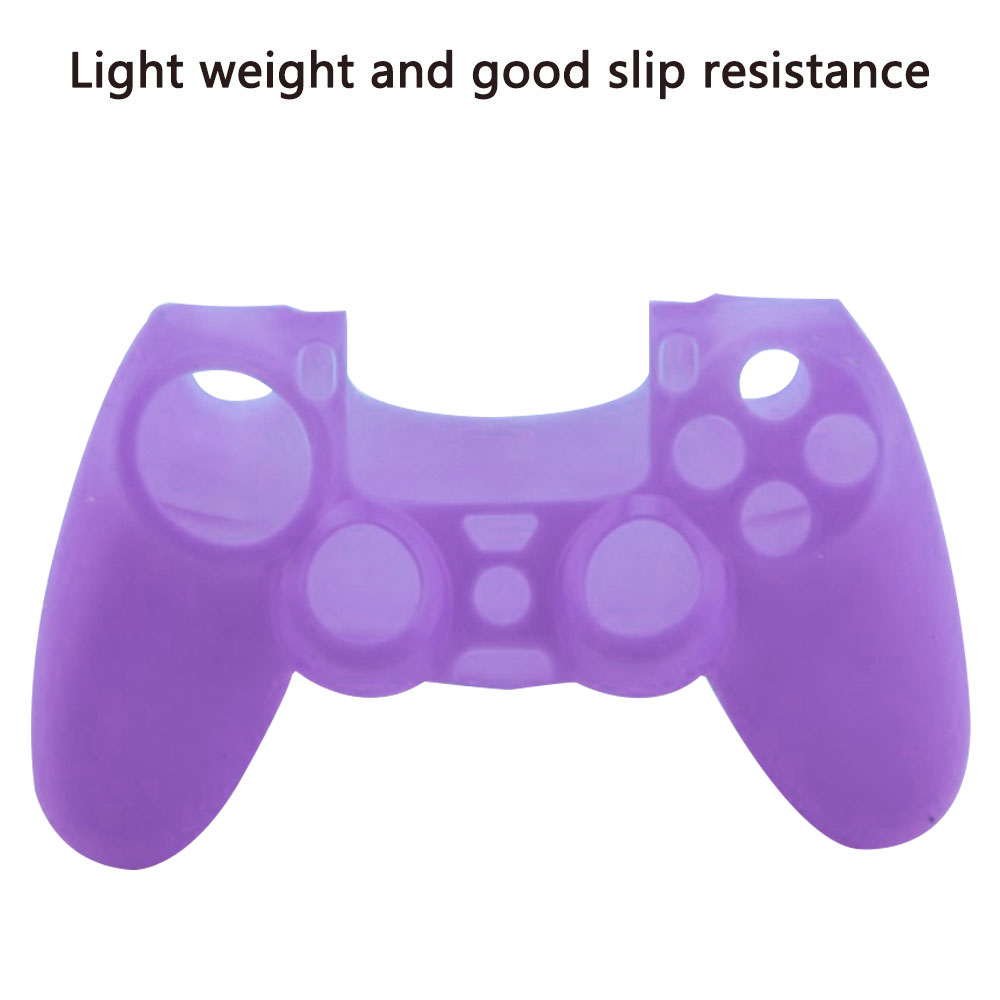 Eine lila Silikon-PlayStation-Controller-Abdeckung auf einem weißen Hintergrund, die ihre Textur zeigt.