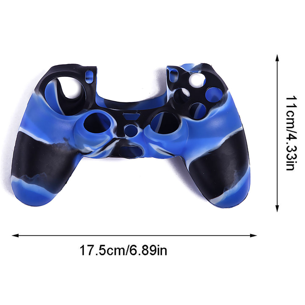 Eine blau, schwarz und weiß gemusterte Silikonhülle für einen PlayStation-Controller mit Größenangaben.
