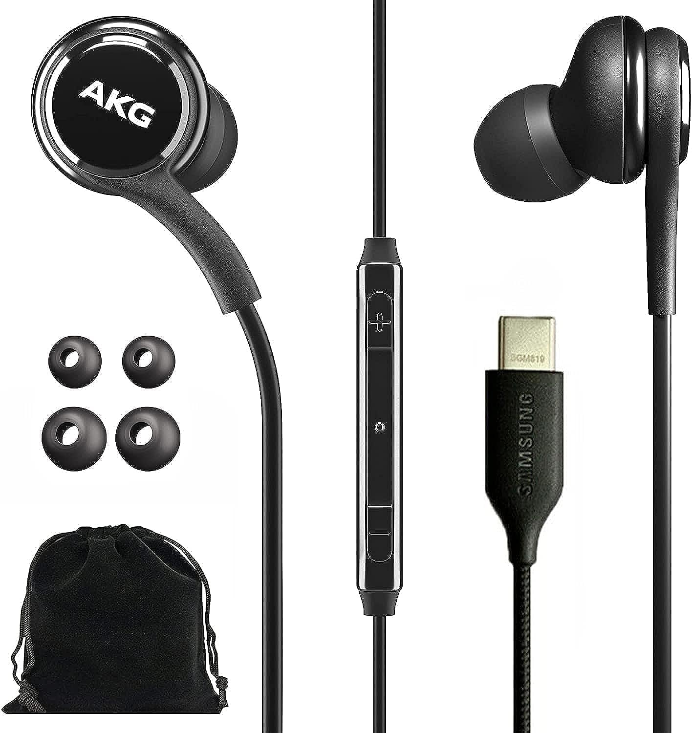 Das Bild zeigt AKG-Ohrhörer mit einem USB-C-Anschluss, zusätzlichen Ohrstöpseln und einer Tragetasche.