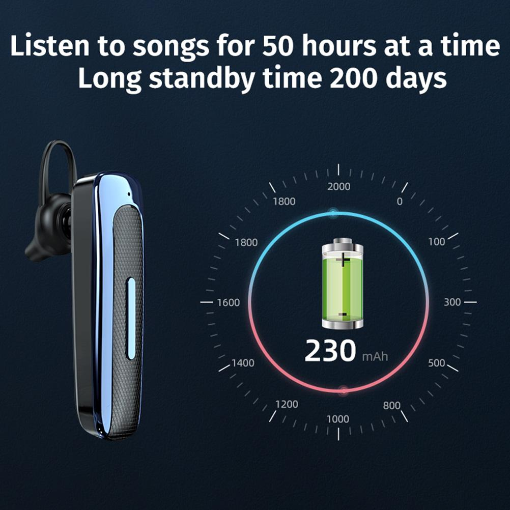 Ein blaues und schwarzes Headset wird neben einem Batteriesymbol und einem Kreisdiagramm angezeigt, das die Akkukapazität anzeigt.