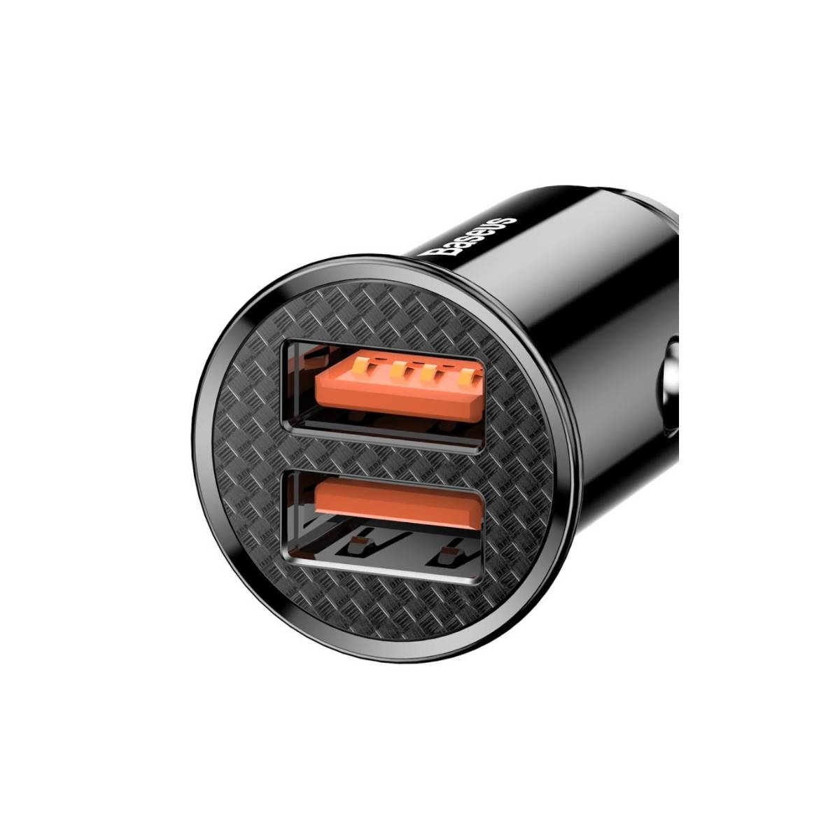 Zbliżenie czarnej ładowarki samochodowej z dwoma pomarańczowymi portami USB, widok pod kątem.