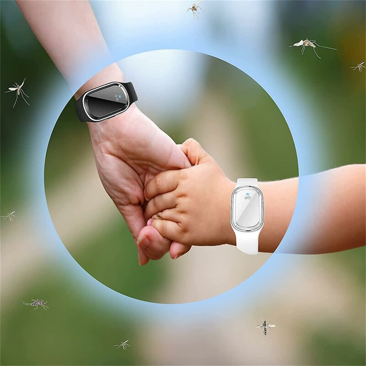 Hände von Erwachsenen und Kindern mit Mückenabwehrarmbändern, umgeben von Mücken.