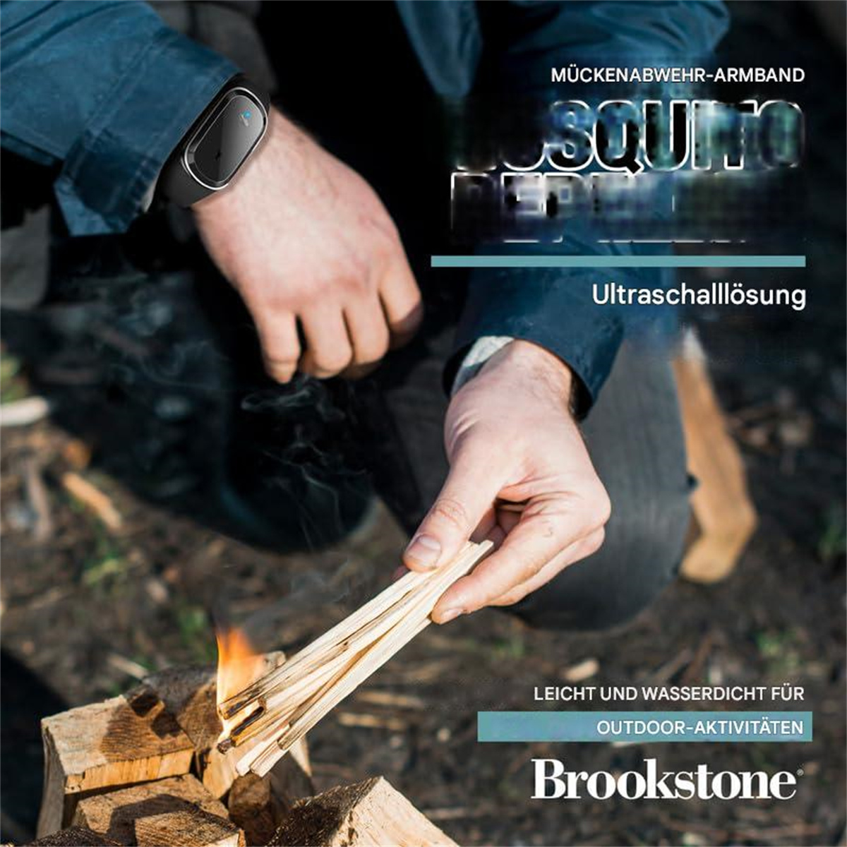 Eine Person, die ein Mückenabwehrarmband trägt, zündet ein Lagerfeuer an.