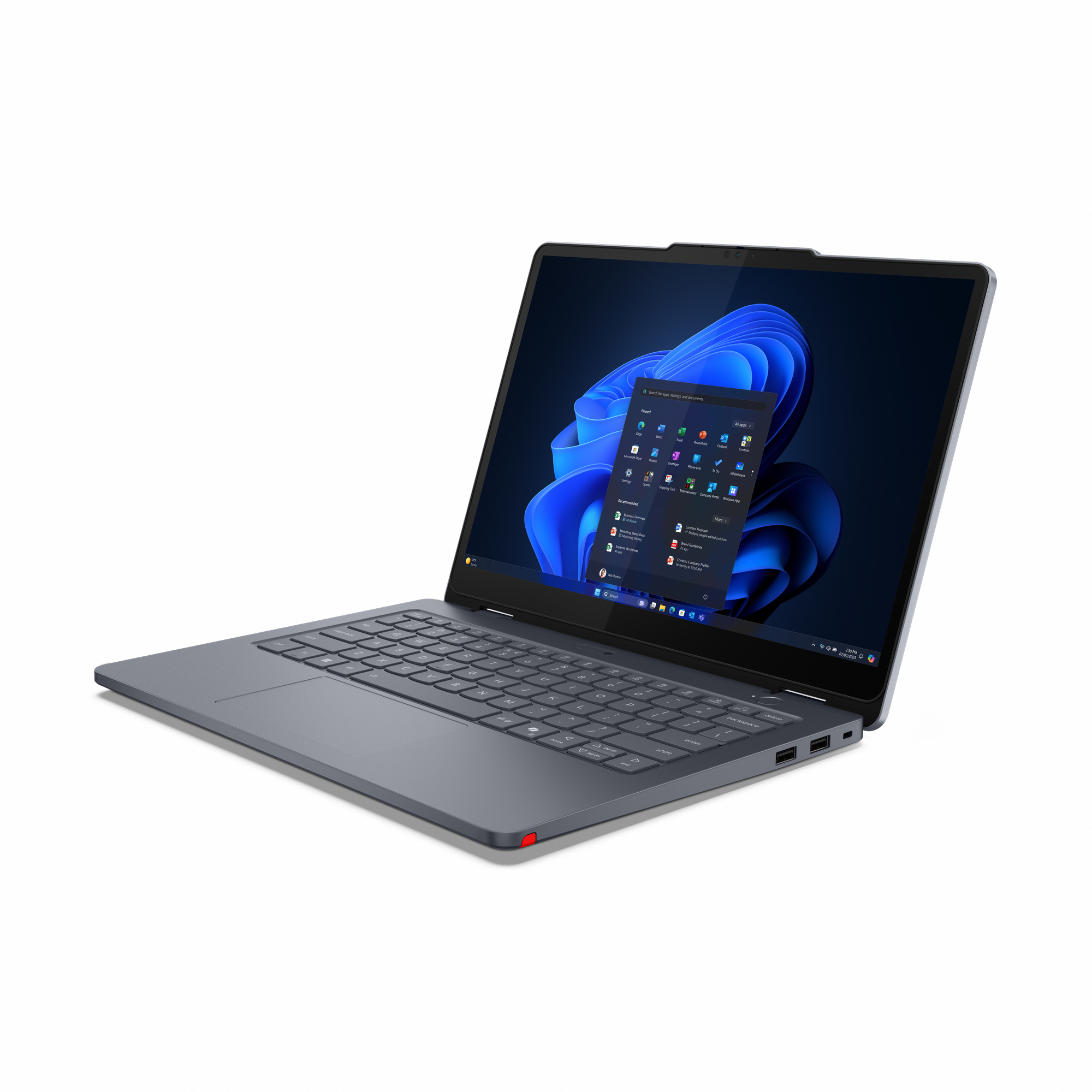 Grauer Laptop, leicht geöffnet, zeigt einen blauen Windows-Bildschirm und eine Tastatur auf weißem Hintergrund.