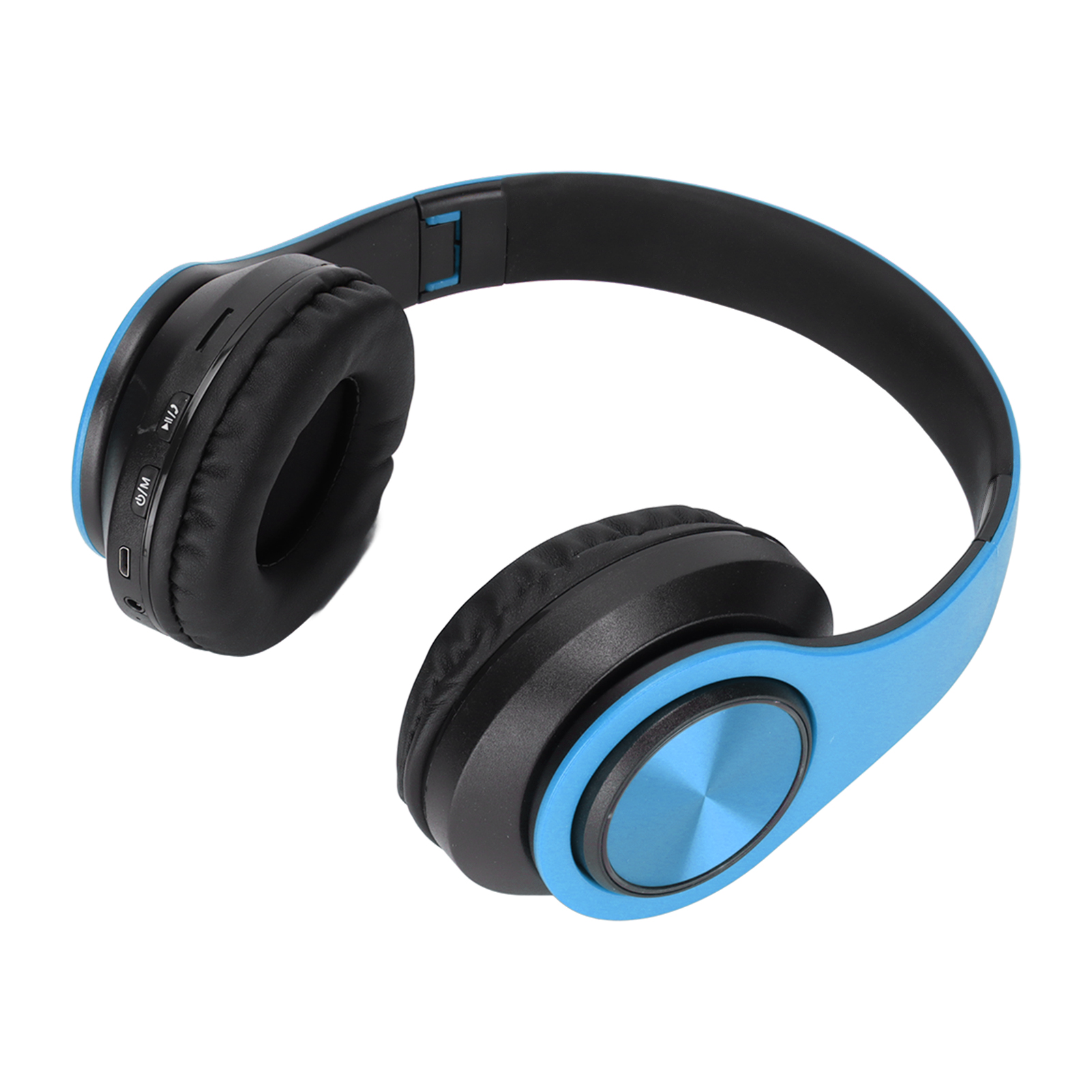 Abgewinkelte Ansicht von blauen und schwarzen Over-Ear-Kopfhörern auf weißem Hintergrund.