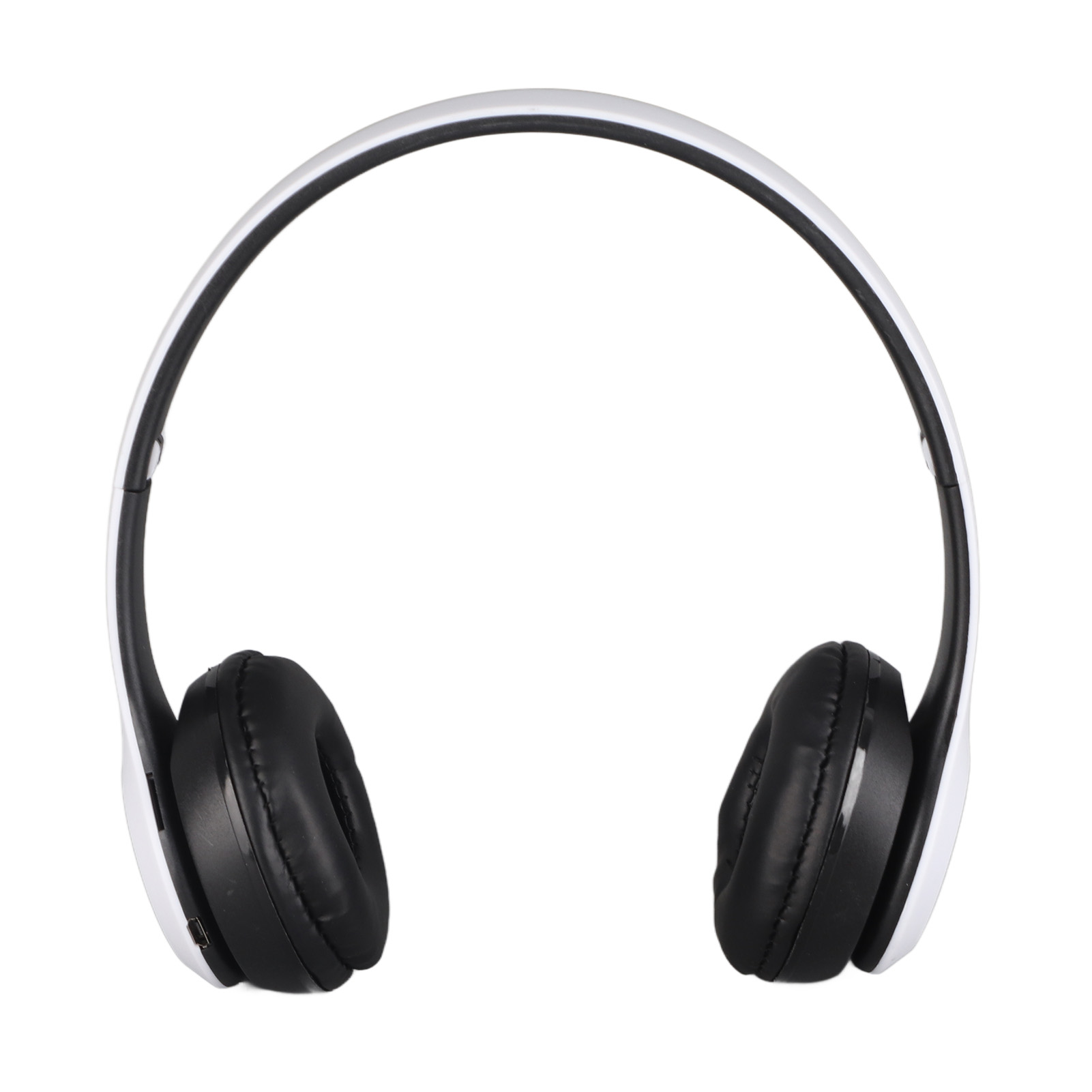 Weiße und schwarze Over-Ear-Kopfhörer sind auf einem weißen Hintergrund zentriert.